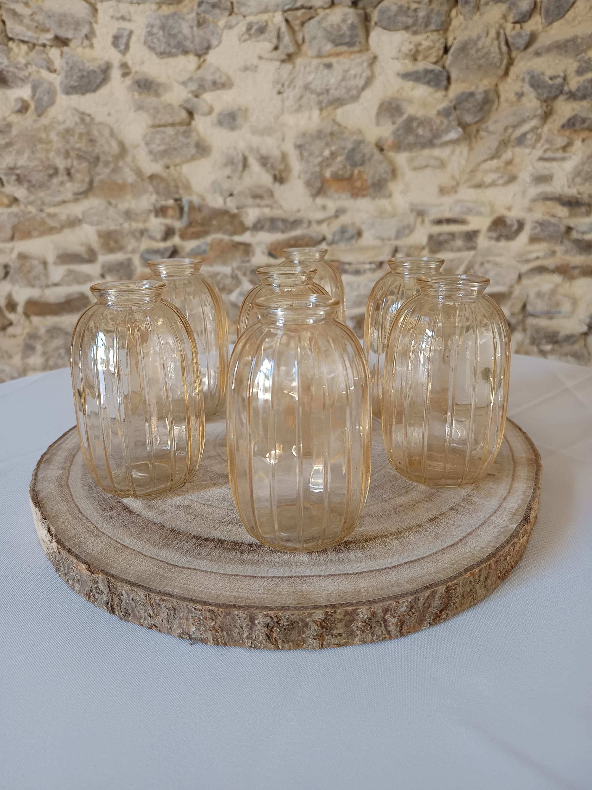 7 Vases à disposer sur table de réception